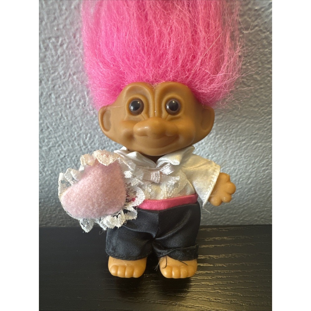 Vintage Russ 3" Troll with Hot Pink Hair Doll Toy Brown Eyes Love Ring Bearer - Picture 2 of 5